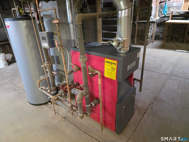 52 Hamlin Street, Manchester, CT 06040