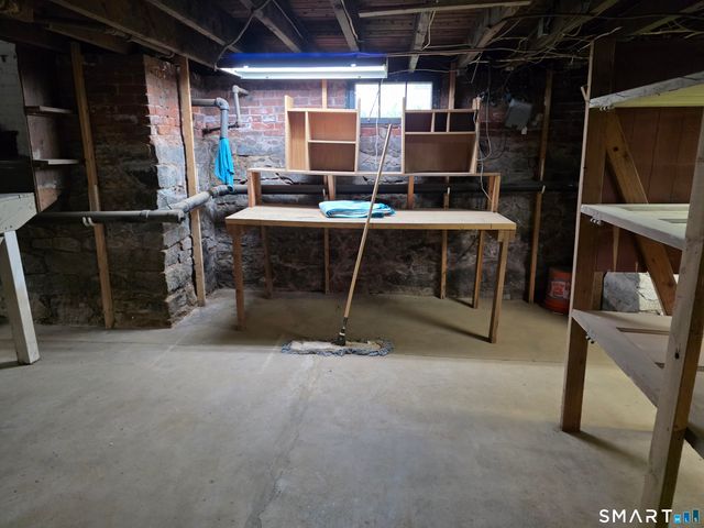 52 Hamlin Street, Manchester, CT 06040