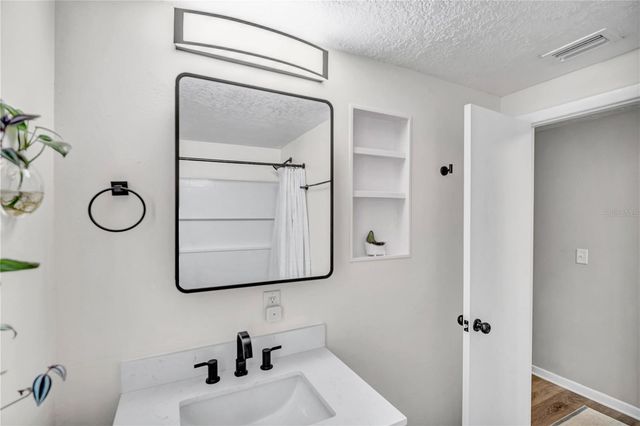 10708 N OJUS DRIVE, Tampa, FL 33617