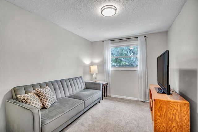 10708 N OJUS DRIVE, Tampa, FL 33617