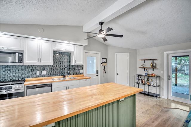 10708 N OJUS DRIVE, Tampa, FL 33617