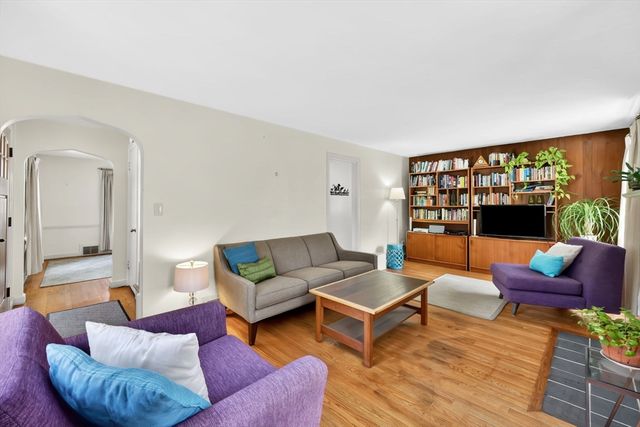 121 Benz St, Springfield, MA 01118