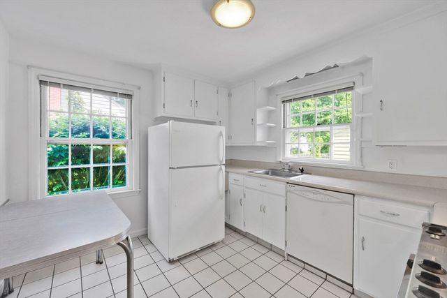 121 Benz St, Springfield, MA 01118