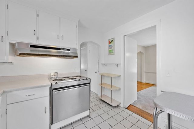 121 Benz St, Springfield, MA 01118