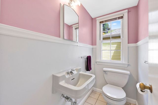 121 Benz St, Springfield, MA 01118