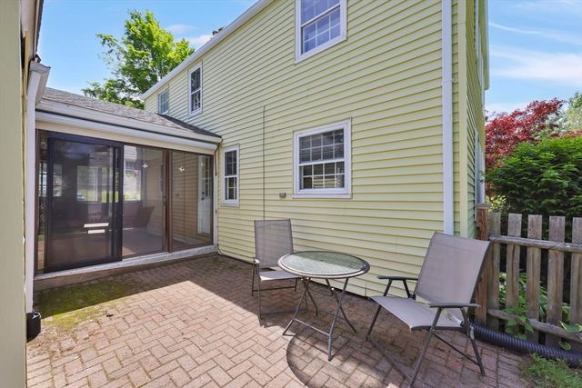 121 Benz St, Springfield, MA 01118