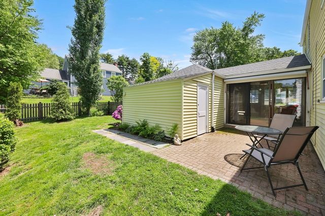 121 Benz St, Springfield, MA 01118