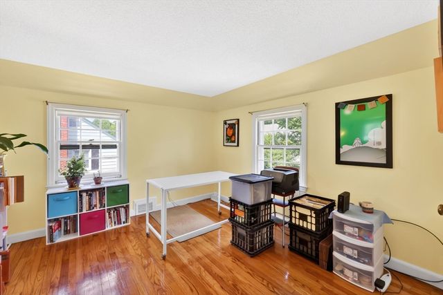 121 Benz St, Springfield, MA 01118