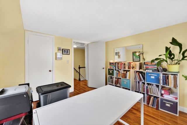 121 Benz St, Springfield, MA 01118