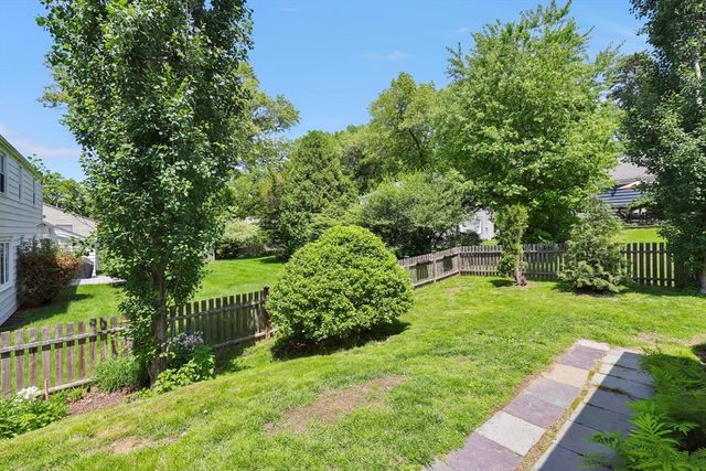 121 Benz St, Springfield, MA 01118