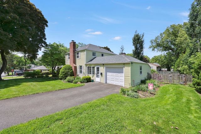 121 Benz St, Springfield, MA 01118