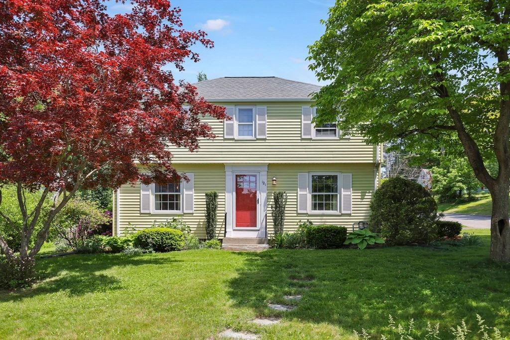 121 Benz St, Springfield, MA 01118