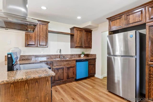 520 La Barca St, Spring Valley, CA 91977