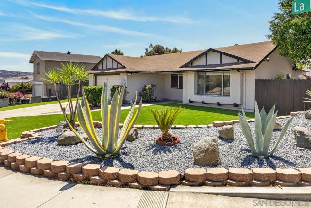 520 La Barca St, Spring Valley, CA 91977