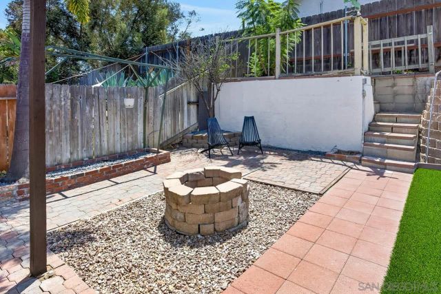 520 La Barca St, Spring Valley, CA 91977