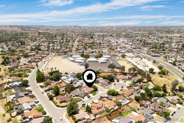 520 La Barca St, Spring Valley, CA 91977