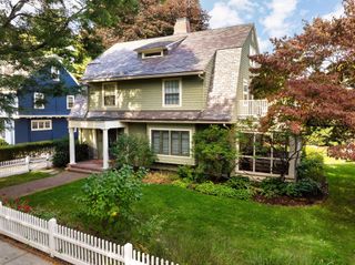 323 Clark Rd, Brookline, MA 02445