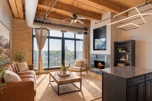 1250 W Van Buren Street 511, Chicago, IL 60607