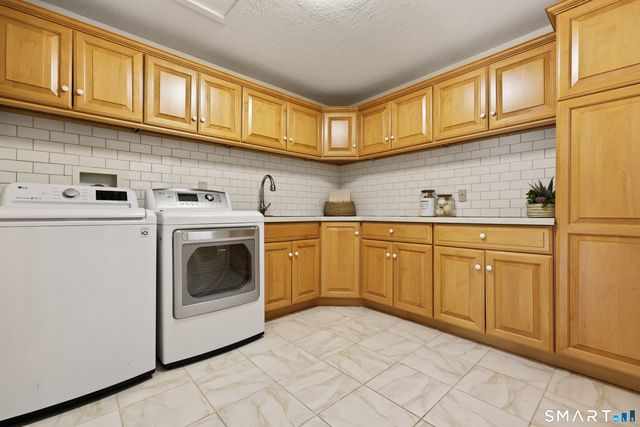 41 Londonderry Drive, Greenwich, CT 06830