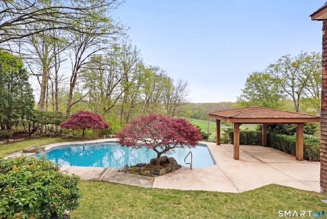 41 Londonderry Drive, Greenwich, CT 06830