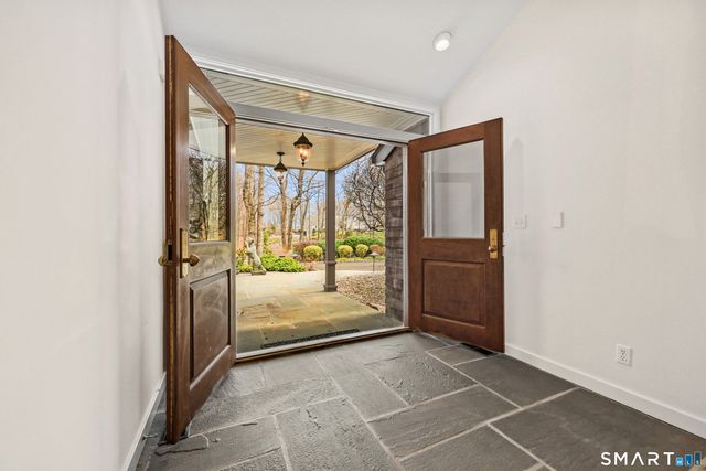 41 Londonderry Drive, Greenwich, CT 06830