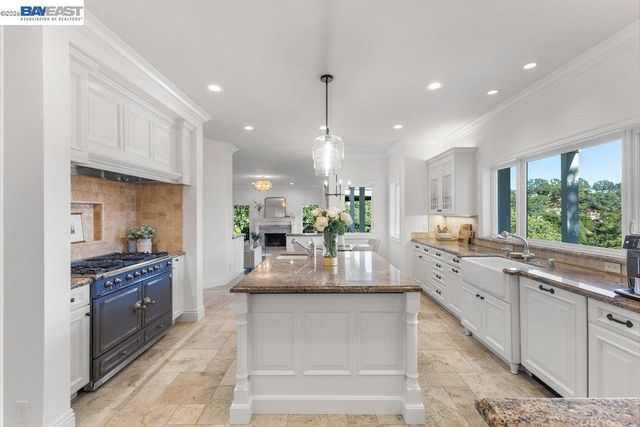 16 Ardendale Ct, Alamo, CA 94507