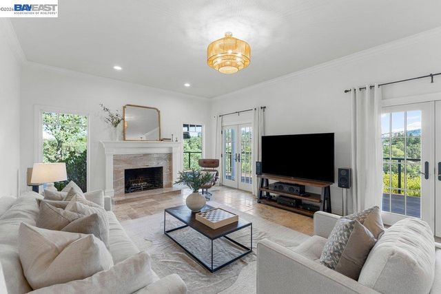 16 Ardendale Ct, Alamo, CA 94507