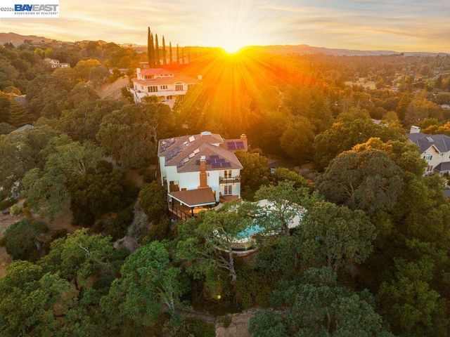 16 Ardendale Ct, Alamo, CA 94507