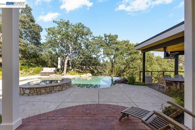 16 Ardendale Ct, Alamo, CA 94507