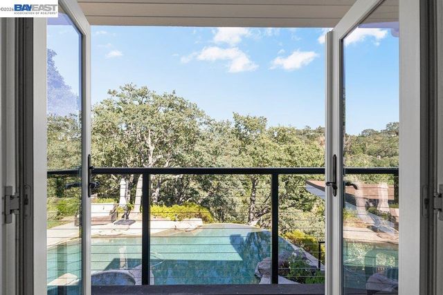 16 Ardendale Ct, Alamo, CA 94507