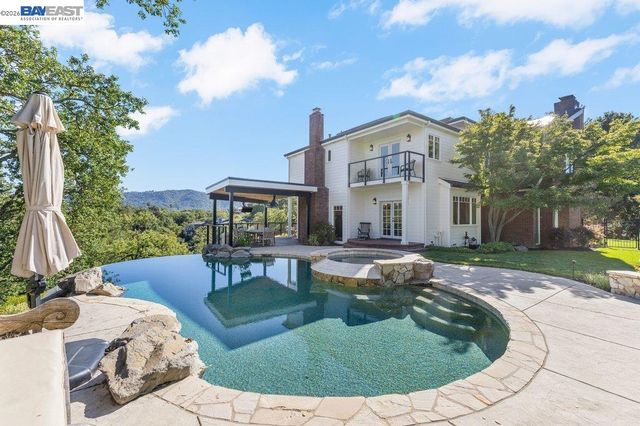 16 Ardendale Ct, Alamo, CA 94507