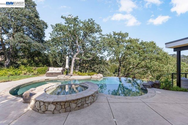 16 Ardendale Ct, Alamo, CA 94507