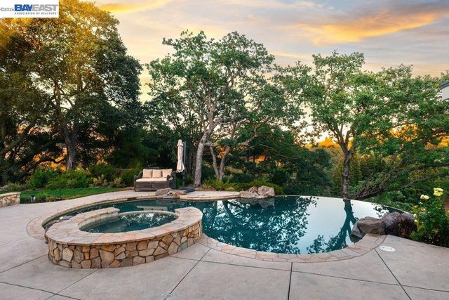 16 Ardendale Ct, Alamo, CA 94507