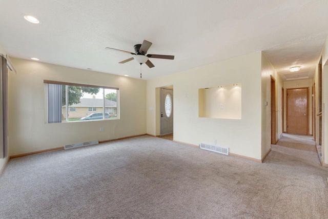 8302 W Courtland AVENUE, Milwaukee, WI 53218
