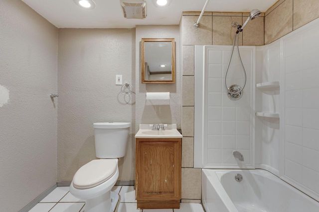 8302 W Courtland AVENUE, Milwaukee, WI 53218