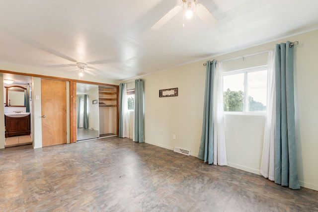 8302 W Courtland AVENUE, Milwaukee, WI 53218