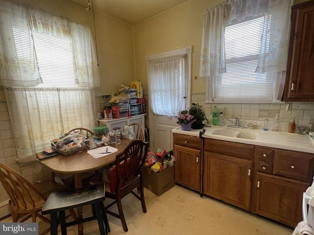 5824 CATHARINE ST, Philadelphia, PA 19143