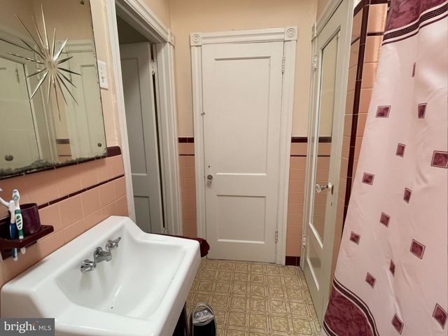 5824 CATHARINE ST, Philadelphia, PA 19143