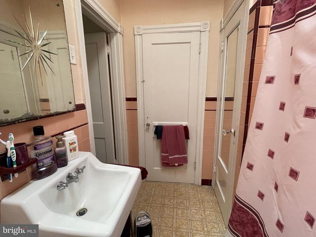 5824 CATHARINE ST, Philadelphia, PA 19143