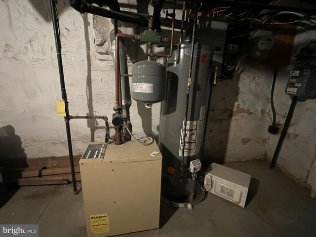 5824 CATHARINE ST, Philadelphia, PA 19143