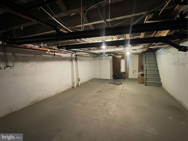 5824 CATHARINE ST, Philadelphia, PA 19143