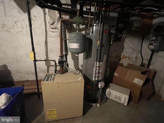 5824 CATHARINE ST, Philadelphia, PA 19143