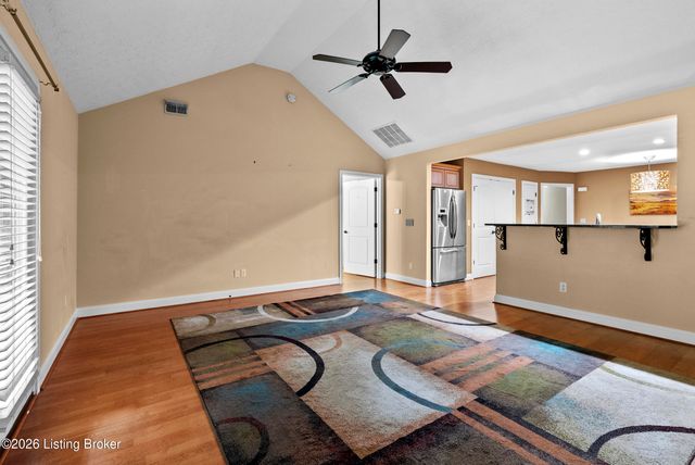5803 Shepherd Crossing Dr, Louisville, KY 40219