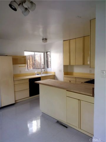 2226 Berkeley Ave, Los Angeles, CA 90026