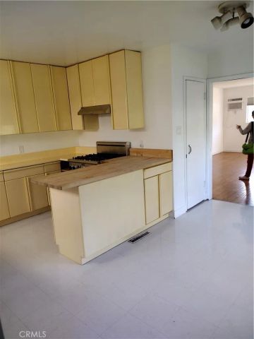 2226 Berkeley Ave, Los Angeles, CA 90026