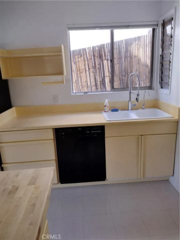 2226 Berkeley Ave, Los Angeles, CA 90026