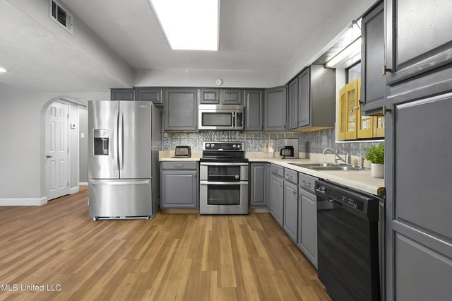 2108 Bacot Drive, Gautier, MS 39553