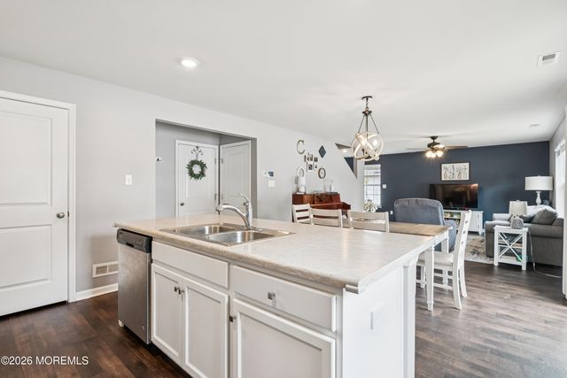 5 Eisenhower Drive, Bridgeton, NJ 08302