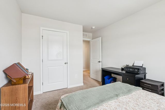 5 Eisenhower Drive, Bridgeton, NJ 08302