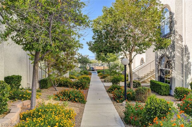 3150 Soft Breezes Drive 2040, Las Vegas, NV 89128